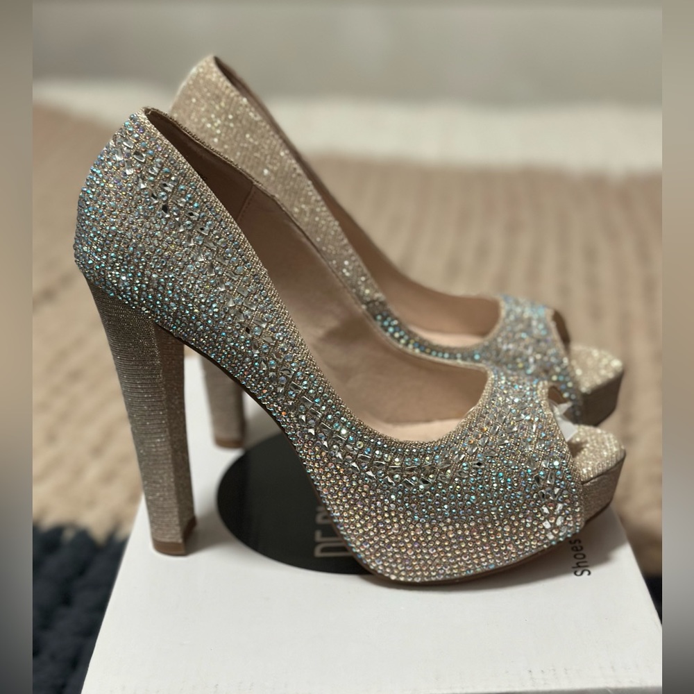 De Blossom Beautiful Glittery 4” Heels with Handbag Sz 7.5